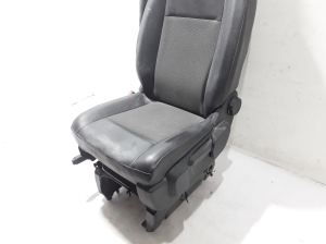 Peugeot Expert III (2017–2026) Vordersitz und seine Teile - 3