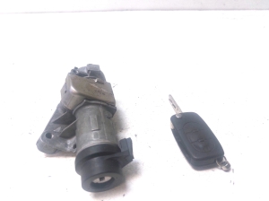 AUDI A4 B6 (2000–2005) Süütelukk 4B0905851G - 3