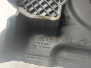 AUDI A4 B6 (2000–2005) Zahnriemenabdeckung 06D109123B - 3