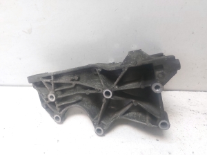 AUDI A4 B6 (2000–2005) Generaatori kinnitus 06D903143C - 5
