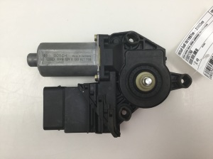 Tagumise külgukse aknatõstuki mootor - 0130821766