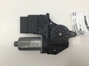 Volkswagen Golf IV (1997–2003) Hinterer Seitentür-Fensterhebermotor 0130821766 - 2