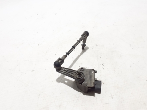 Andur tagumisel rummul - 4M0941310H
