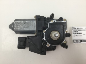 AUDI A4 B5 (1994–2001) Fensterhebermotor vorne 114184101