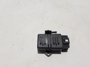 Relay - 3F0959772