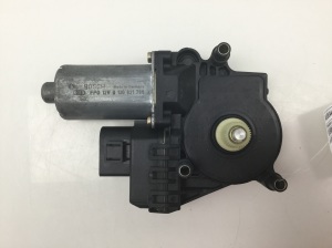 Fensterhebermotor vorne - 0130821786