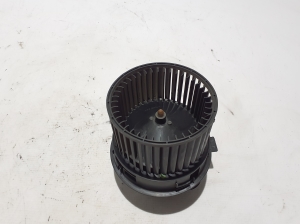   Salona sildītāja motors  - 272102876R 