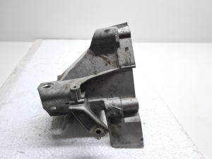Volkswagen Golf VIII (2019–2026) Mootori kinnitus 05C199207 - 4
