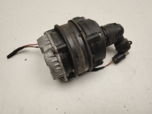   Auxiliary water pump  - A0005002686 