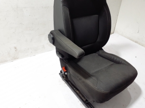 RENAULT Trafic III (2014–2022) Vordersitz und seine Teile - 2
