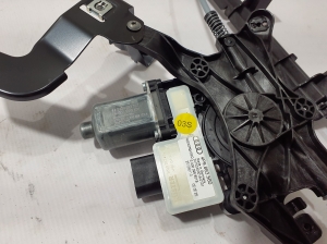 AUDI A6 C9 (2025–2026) Parcel shelf lifter 4P9863560 - 2