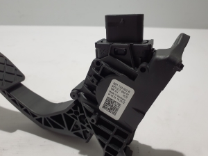 AUDI A6 C9 (2025–2026) Accelerator pedal 8W1723523B - 3