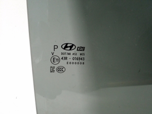Hyundai Kona (2017–2023) Aizmugurējo sānu durvju stikls 83420J9020 - 2