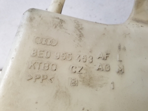 AUDI A4 B6 (2000–2005) Front washer fluid reservoir 8E0955453 - 4