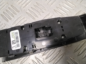 BMW 2 SERIES F45 (2014–2026) Front door glass switch 9208109 - 3