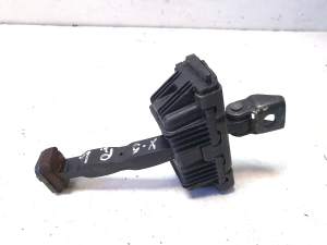 BMW X5 E53 (1999–2006) Front door check - 2