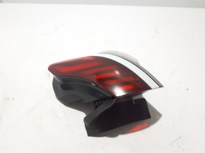 AUDI A6 C9 (2025–2026) Eckleuchte hinten 4P0945070B - 3