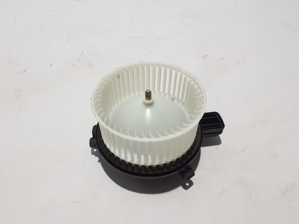 AUDI A6 C9 (2025–2026) Heater blower motor 8B1820021 AUDI A6 C9 (2025–2026) Heater blower motor 8B1820021