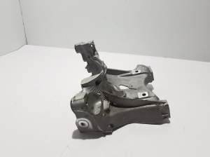 AUDI A6 C9 (2025–2026) Engine bracket 8B3399296 - 2