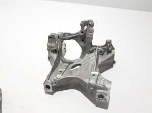   Support de fixation moteur  - 8B3399296 