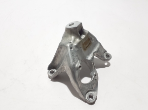 Motorhalter - 8B3199307A