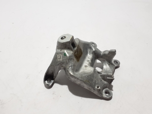   Support de fixation moteur  - 8B3199308A 