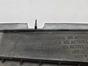 Tesla Model X X (2015–2026) Luftleitblech für den Kühler 103485000E - 4