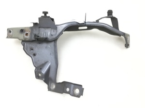 Headlight bracket - 