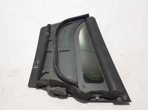 Tesla Model X X (2015–2026) Aizmugurējo sānu durvju trīsstūrveida stikls 105527500G - 3