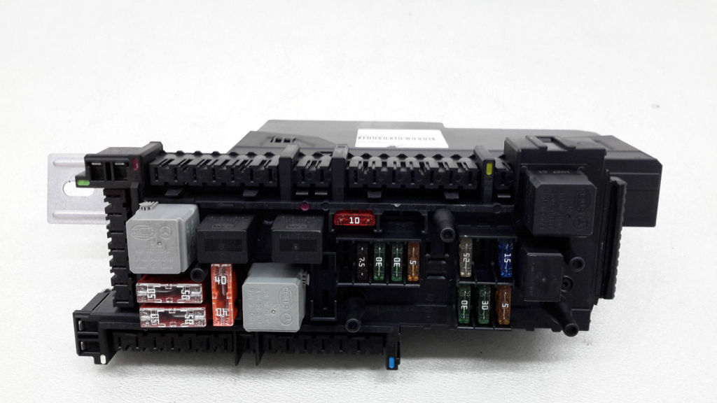 MERCEDES-BENZ GLK-Class X204 (2008-2015) Fuse box A2049009101 20973116