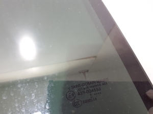 Tesla Model X X (2015–2026) Aizmugurējo sānu durvju stikls 105271600G - 2