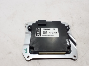 Front door control unit - 105018300D