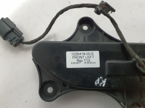 Tesla Model X X (2015–2026) Front door exterior handle 103541800E - 3