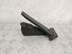 BMW 2 SERIES F45 (2014–2026) Gaspedal 6860000 - 5