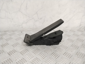 BMW 2 SERIES F45 (2014–2026) Gaspedal 6860000 - 6