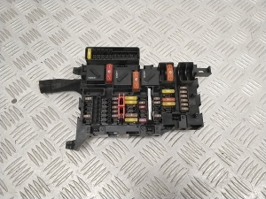 Interior fuse box - 9270355