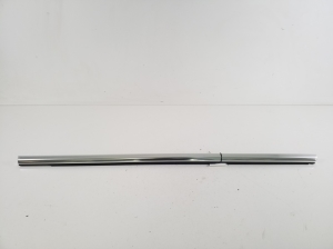 Aizmugurējo sānu durvju stikla ārējā līste - A2937302800