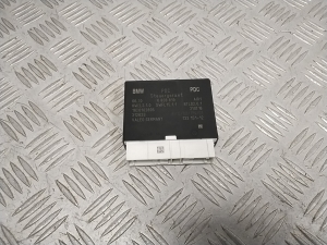 Parking system control unit - 6838819
