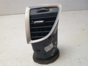 Opel Astra J (2009–2017) Dashboard air vent grilles 13300569 - 4