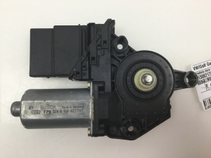 Fensterhebermotor vorne - 0130821767