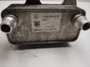 Mercedes Benz E-Class W213 (2017–2026) Õlijahuti plokil A0995006300 - 2