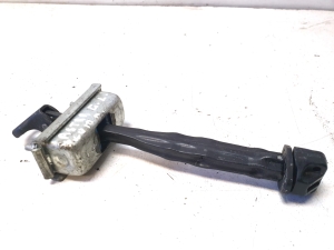 Rear side door opening limiter - 13270612