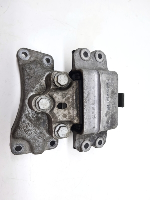 Skoda Superb (2008–2015) Motorlager 3C0199555R - 3
