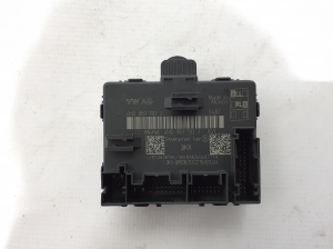 Boîtier de commande de porte avant - 4M2959793J
