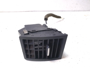 Salona paneļa ventilācijas restes - 7L6819703D