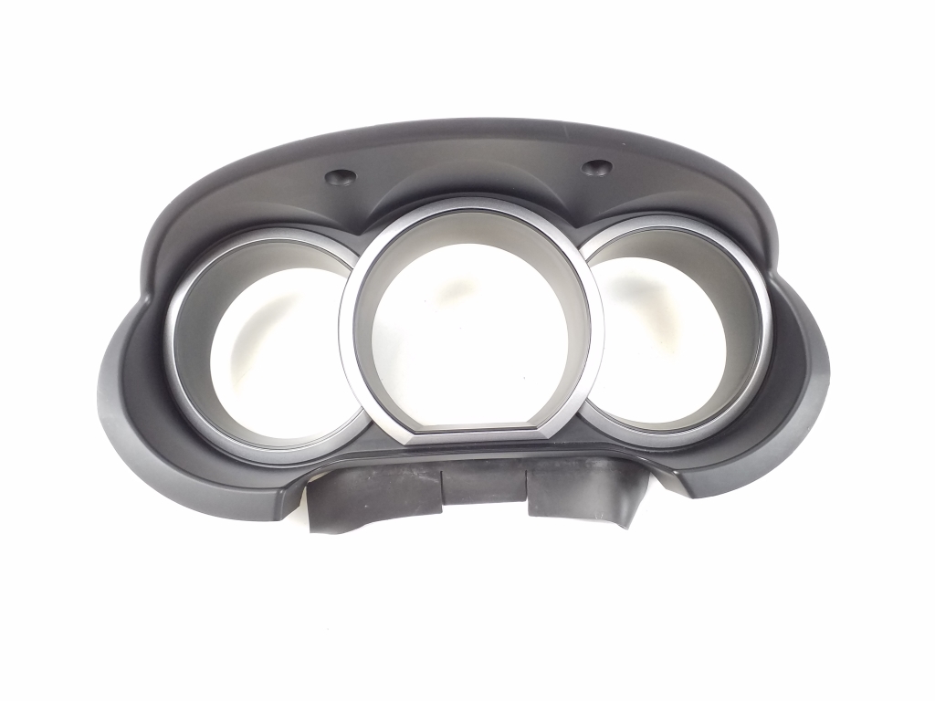 Suzuki Grand Vitara II (2005–2015) Instrument cluster trim 7331165J0 Suzuki Grand Vitara II (2005–2015) Instrument cluster trim 7331165J0