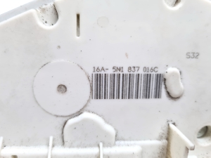 Skoda Superb (2008–2015) Front door lock 5N1837016C - 2