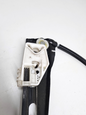Skoda Superb (2008–2015) Priekšējo durvju logu pacēlājs un tā daļas 3T0837402B - 4