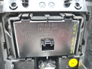 Skoda Superb (2008–2015) Sonstiges Teil der Mittelkonsole 3T0919201 - 3