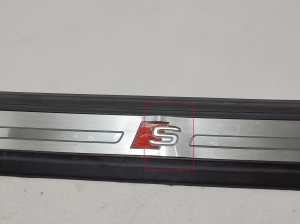 AUDI Q5 (2017–2026) Inner sill trim 80A947417C - 2